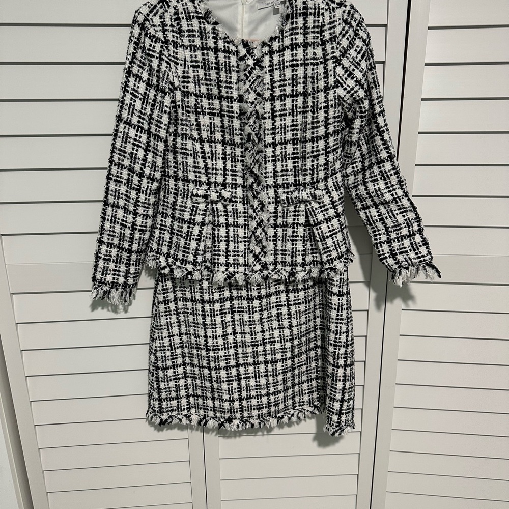 Julia Jordan Black and White Textured Jacket dress